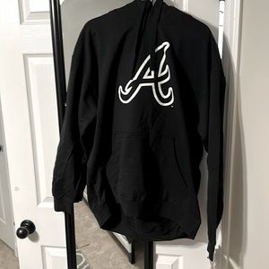 Stitches Men’s Atlanta Braves Blackout Hoodie. Never worn;new with the tags.